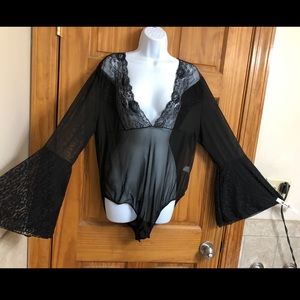 4XL - Lace deep v bodysuit with long flared butterfly bell leopard print sleeves